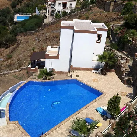 Gun Batimi Manzarali 2+1 Apart Daire Havuzlu